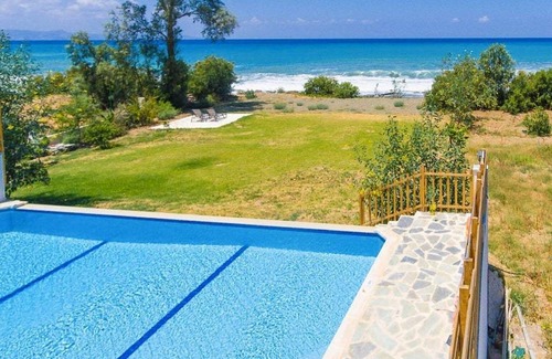 Ayia Marina Chrysochous Villa | Kalisto Beach Villa: Large Private Pool, Walk to Beach, Sea Views, A/C, WiFi
