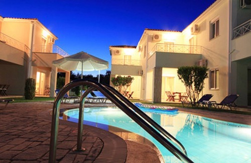 Kalamaki Villa | Kalamaki Court (1 Bd) - charming small holiday complex with swimming pool