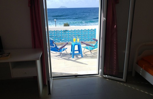 Neo Kalamaki Villa | Kalamaki SeaSide - Entire Villa right in front of the beach