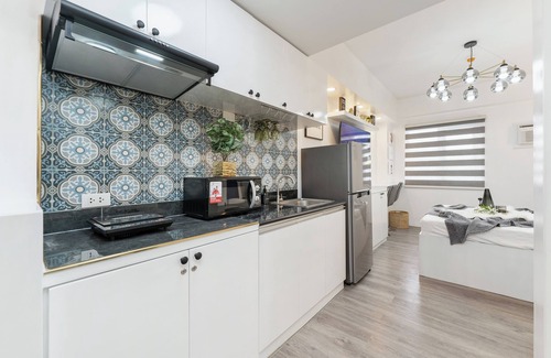 Guadalupe Apartment | Kalani by J&J (Symfoni Nichols | Near Fuenti | Wifi)