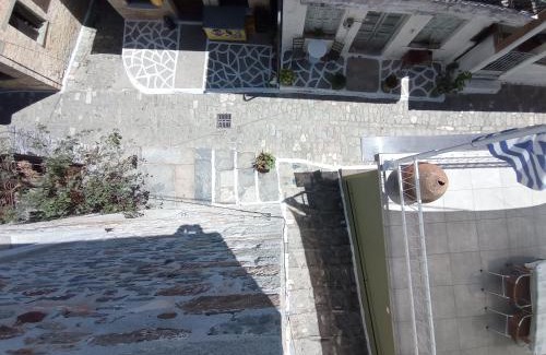 Chrisochorafa Apartment | Kalderimi 'Olive Green' Traditional House