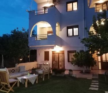 Agios Nikolaos Apartment | Kali Luxury Apartments -Garden-Gold-