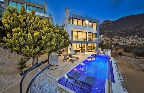Bezirgan Villa | Kalkan Kalamar Ortalan 5+1 Lüks Villa