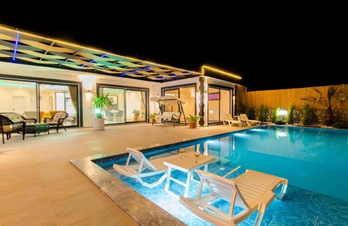 Faralya Apartment | Kalkanda Hamam Sauna ve Jakuzili Villa Golf