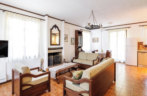 Kallikratia Villa | Kallikratis Vintage House : Beachfront