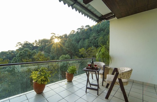 Kasauli Villa | Kalmia Kasauli 3BHK Villa : King sized bed +Bonfire +WiFi+ Cook