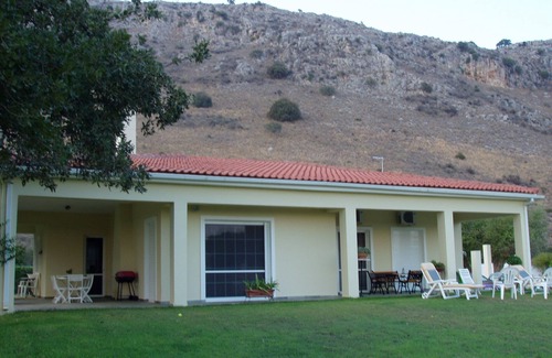 Larissos Villa | Kalogria West Peloponnese "VILLA ΜΑΝOLIA "