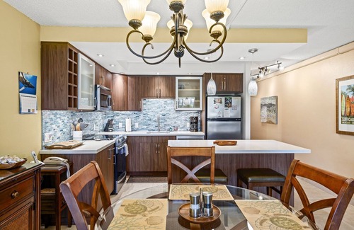 Kihei Condo | Kamaole Sands 10-113 - Ocean View, Ground Level, Stunning Renovation, Split-AC!