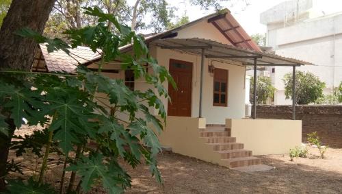 Dahanu House | Kamat Cottages