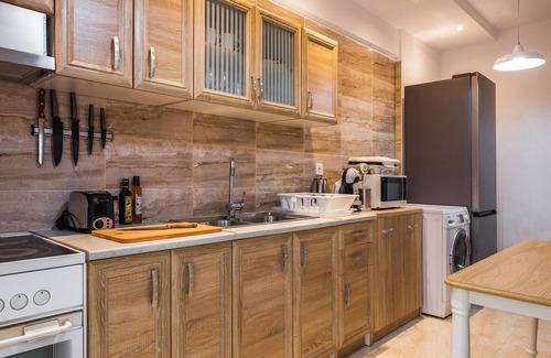 Petaloudes Apartment | Kamelia Apartment