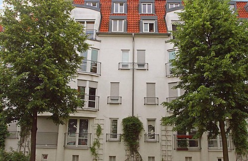 Laubegast Apartment | Kamelienweg by Interhome