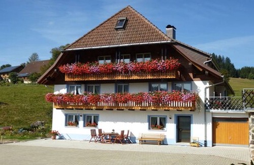 Titisee-Neustadt Apartment | Kamille - Holiday apartment with balcony, Gästehaus Josenmühle
