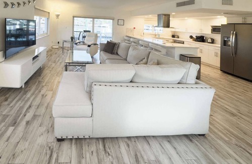 Pompano Beach Condo | Kanda Zen Apt 4 - Luxury pool & water views