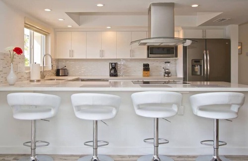 Pompano Beach Condo | Kanda Zen Apt 4 - Luxury pool & water views