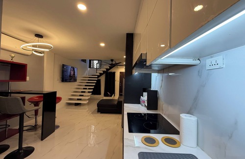 Balibago House | Kandi Posh 2 BR Private Jacuzzi Free Housekeeping 500 Mbps