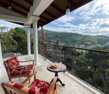 Tennekumbura House | Kandyan View Homestay -Foreign