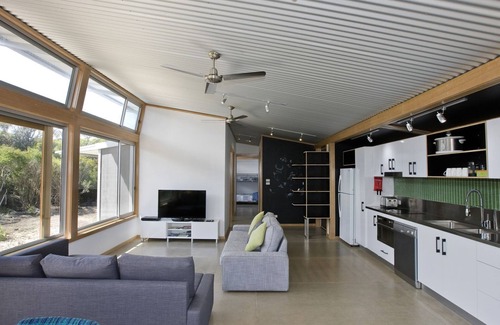Newland House | Kangaroo Island Supashak - Modern take on iconic Australian Shack