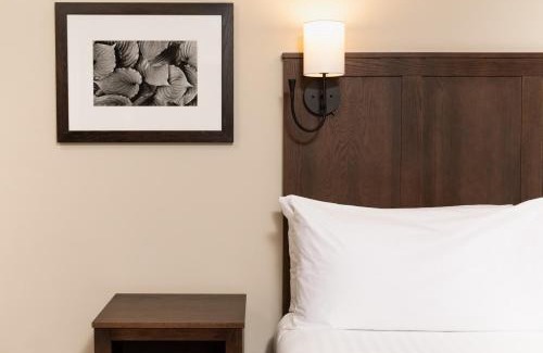 Hendersonville Hotel | Kanuga Inn & Lodging