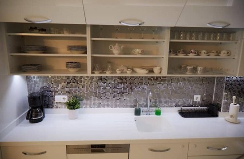 Sisli Apartment | Kaplan Luxury Flat - 3 Bedrooms with Air Conditioning and Heating