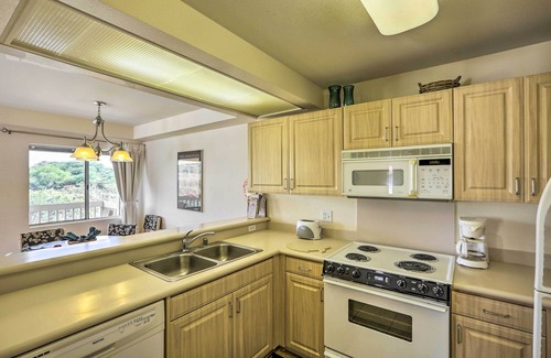 Kapolei Condo | Kapolei Condo w/Lanai & Pool Access - Near Beach!