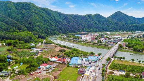 Buk House | Kapyeong Ilsang Talchul Pension Water Slide