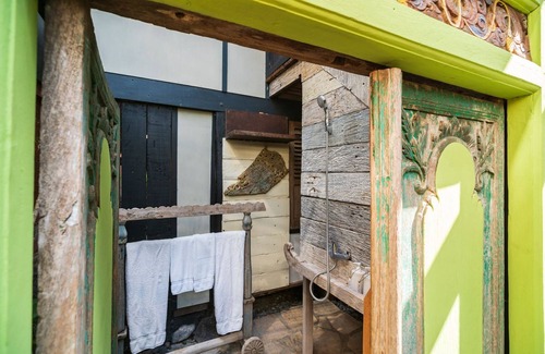 Purwakerti Cottage | KARANGASEM 3 Stories Beach Front Cottage