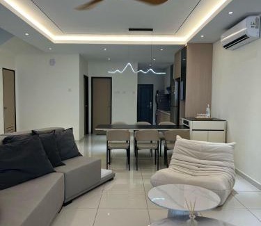 Gua House | Karaoke Cozy Landed Home at Sutera n Paradign for 10pax