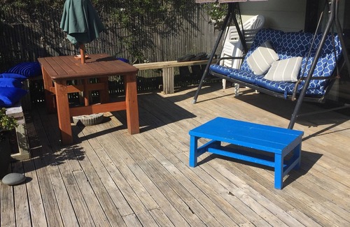 Mahia House | Karo Cottage,Taylors Bay - comfortable and cosy for your next beach holiday.