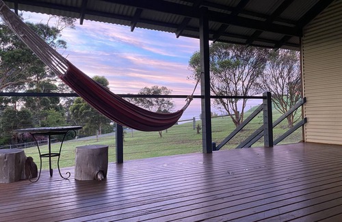 Shadforth House | Karri Vista - peaceful setting with valley views