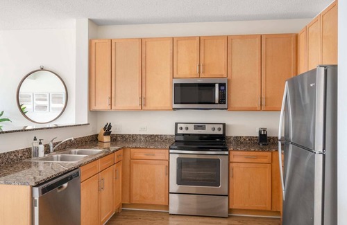 The Loop Apartment | Kasa | Comfy 1 BD + Game Room Access | Chicago