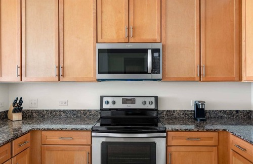 The Loop Apartment | Kasa | Comfy 1 BD + Game Room Access | Chicago
