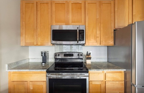 Northwest Bellevue Apartment | Kasa | Comfy 2BD + Fast Wifi | Bellevue