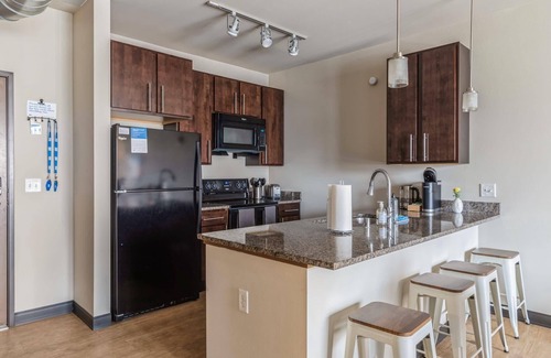 Westown Apartment | Kasa | Enjoy the Comforts of Home, Comfy 1BD | Milwaukee