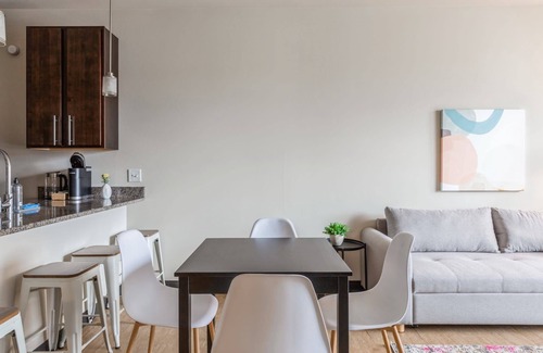 Westown Apartment | Kasa | Enjoy the Comforts of Home, Comfy 1BD | Milwaukee