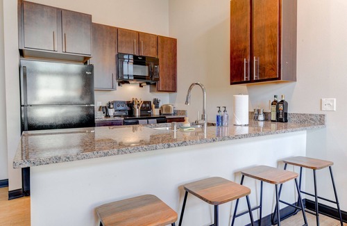 Westown Apartment | Kasa | Enjoy the Comforts of Home, Comfy 1BD | Milwaukee