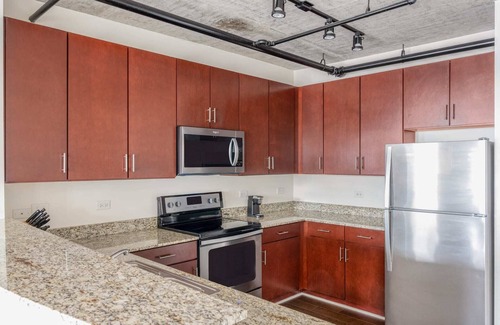 The Loop Apartment | Kasa | Inviting 2 BD + Laptop Friendly | Chicago