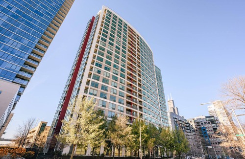 The Loop Apartment | Kasa | Inviting 2 BD + Laptop Friendly | Chicago