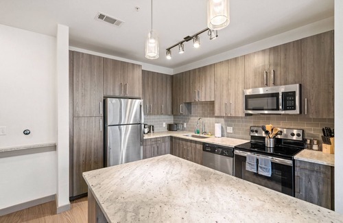 Central Arlington Apartment | Kasa | Sunny 2BD in Dallas + Pool | Arlington