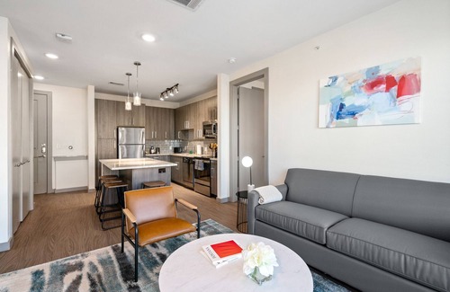 Central Arlington Apartment | Kasa | Sunny 2BD in Dallas + Pool | Arlington