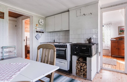 Fargelanda House | Kasen Lillstugan by Interhome