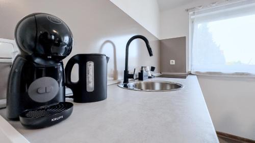 Fuldatal Apartment | Kassel - Gemütliches DG Apartment in Fuldatal mit Parkplatz & Wlan - OneN8