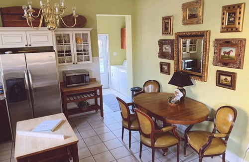 Lexington House | Kathy's Place -Horse park, Keeneland Racing, Bourbon Tours, UK Sports, Rupp Arena