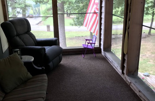 Scranton House | Kat’s Get-a-Way at 1601 Thompson Bay Loop on Lake Dardanelle In Scranton, AR