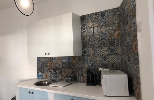 Old Town Apartment | Katsikantaris City Center Home with AC+ Balcony #7