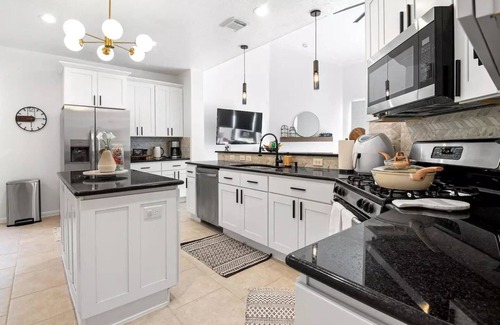 Katy House | Katy Oasis With Luxury Heated Pool & Game Roomnn