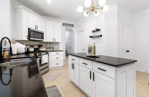 Katy House | Katy Oasis With Luxury Heated Pool & Game Roomnn