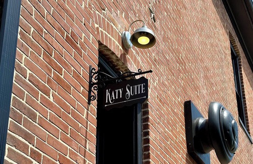 McKittrick Apartment | Katy Suite - Chic 2BR Stay on Katy Trail in Historic Mercantile near Hermann