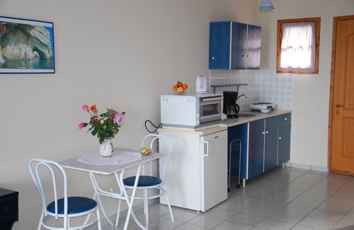 Psarou Apartment | Kavos Psarou Comfortable By The Sea, Sea View Studio