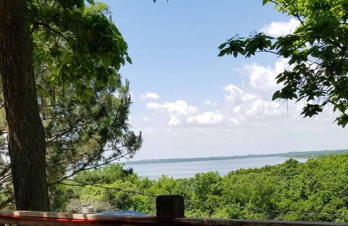Kaw City House | Kaw Lake View and 30 Minutes from Pioneer Woman, Ree Drummond's Mercantile