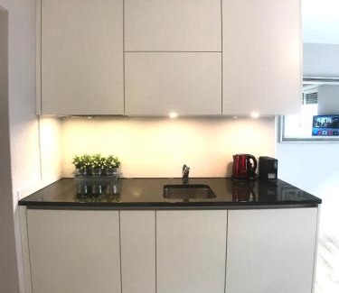 Niederdorf Apartment | KAYA Apartments M07 - Deluxe Studio Apt in Old Town Zurich